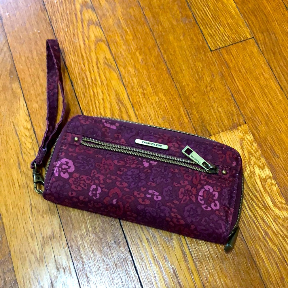 EUC Travelon Wallet